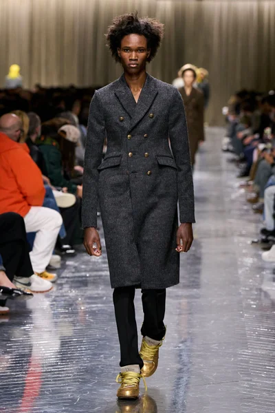 Look 39